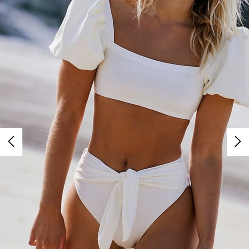 NWT puff sleeve bikini vintage style bathingsuit in white